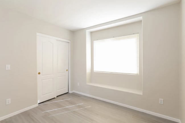 Photo - 3334 Steppe St