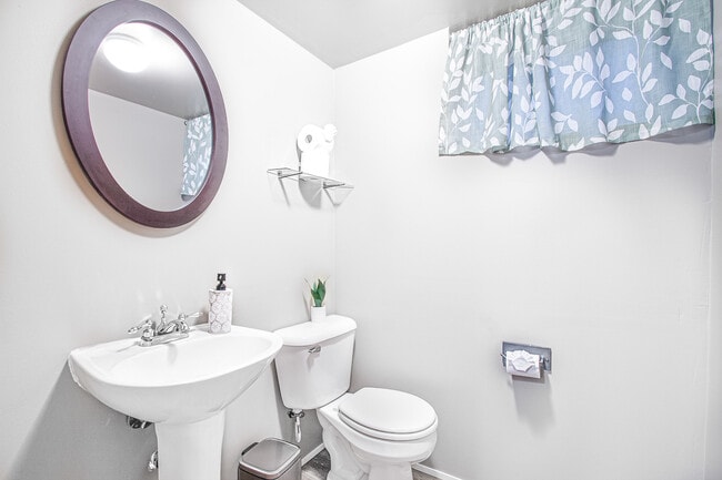 Photo - Charming 2-Bedroom Main Floor Home in South Minneapolis