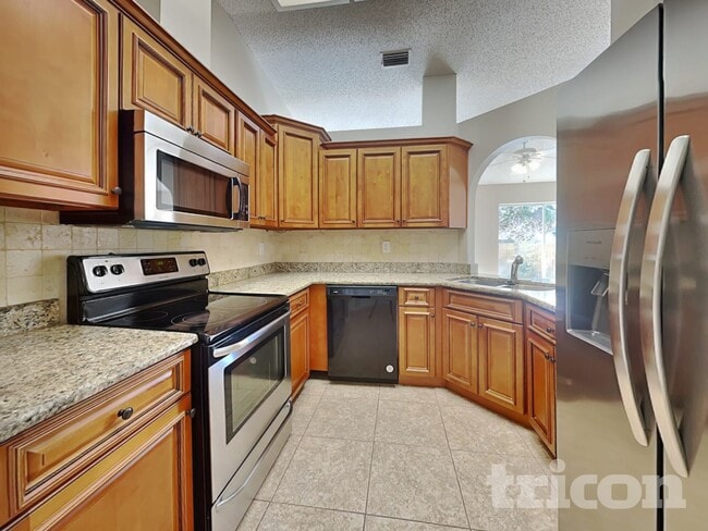 Photo - 1009 Jamaica Way