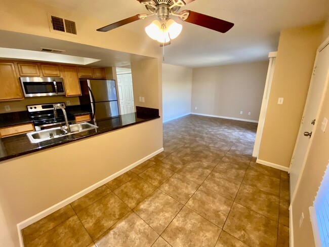 Phoenix 2 Bed 2 Bath Condo Near Airport an... - Phoenix 2 Bed 2 Bath Condo Near Airport an...