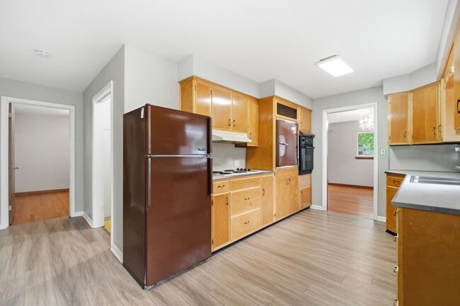 Photo - 3233 Brady Ln