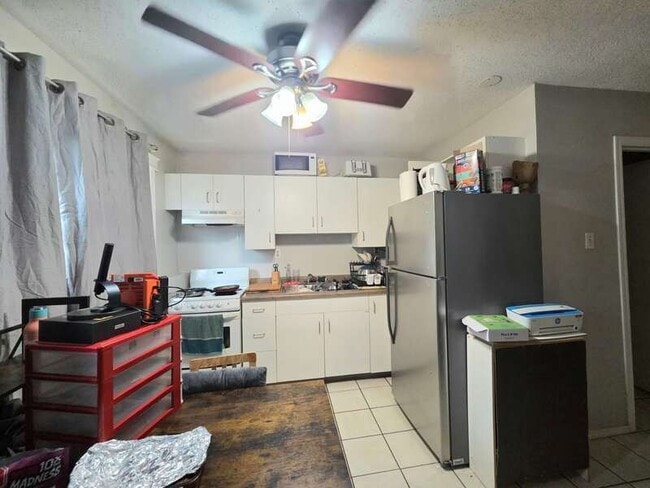 Photo - 10629-10110 110 St NW Unit 104