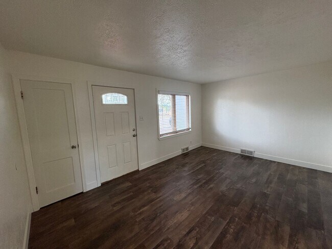 Photo - Spacious & Clean 4Bd. 1Ba Home on Quiet Street