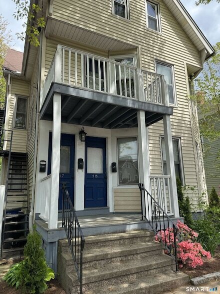 Photo - 215 Willow St Unit 1