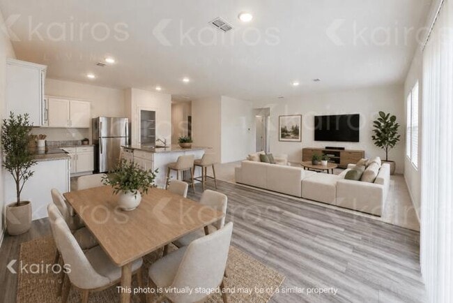 Photo - 677 Castillo Dr