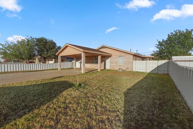 Photo - 1728 Linda Ave