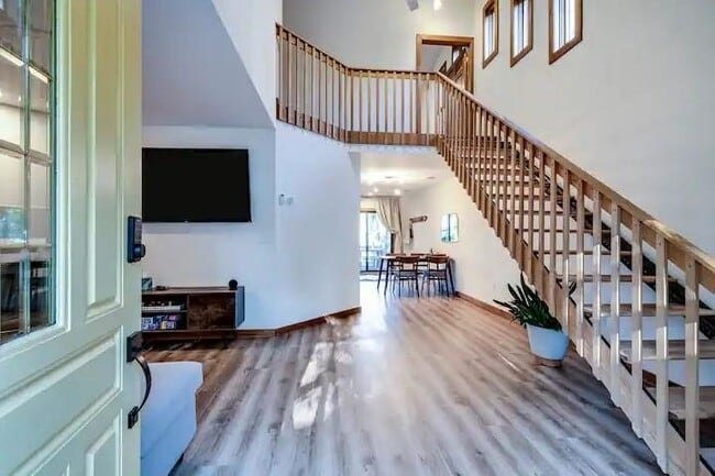 Building Photo - 6011 South Ct Rental
