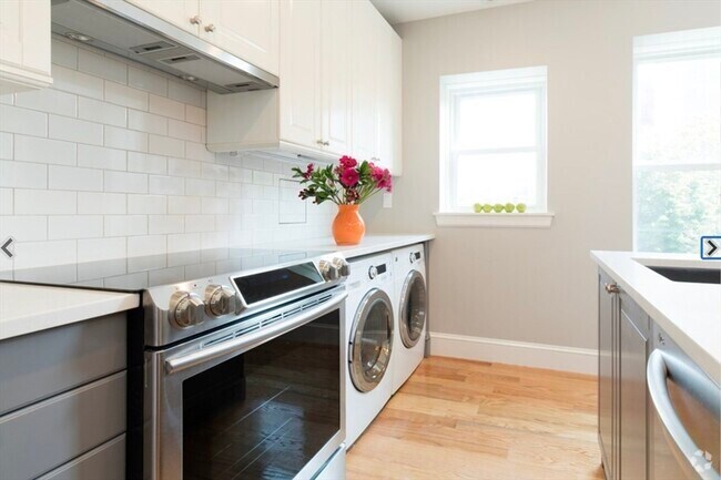 Building Photo - 30 Montebello Rd Unit 1 Rental