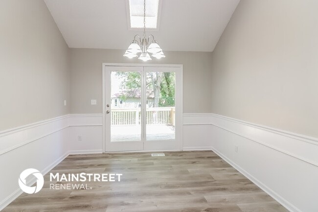 Photo - 306 W Sierra Dr