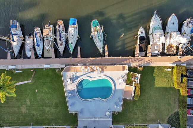 Photo - 1475 SE 15th St Unit 111