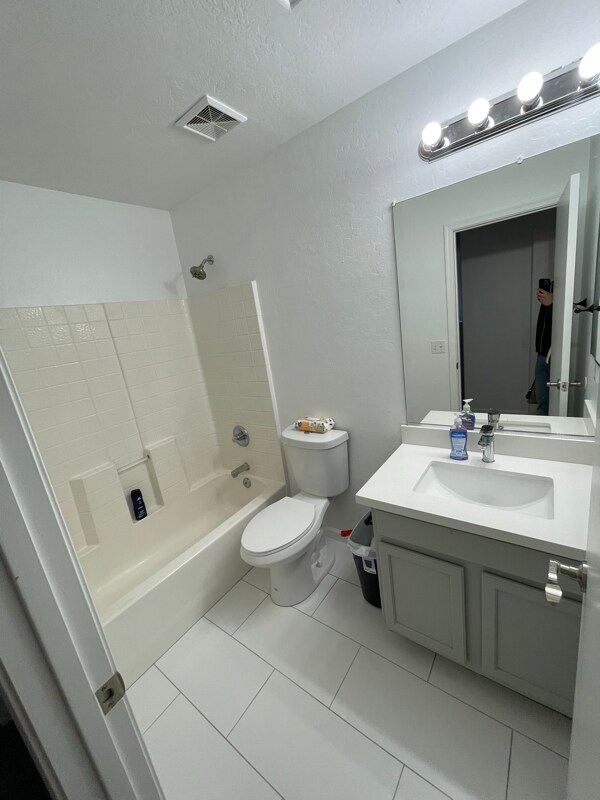 Photo - 1367 E 10th Pl