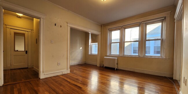 Photo - 1637 Commonwealth Ave