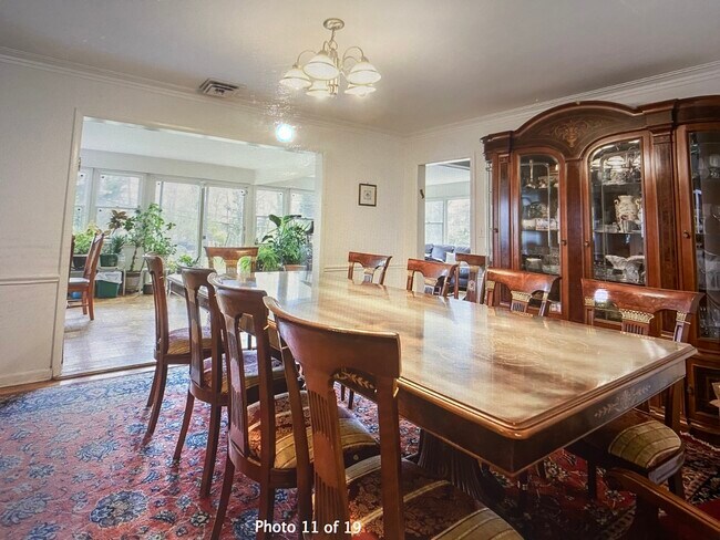 60 Gristmill Ln