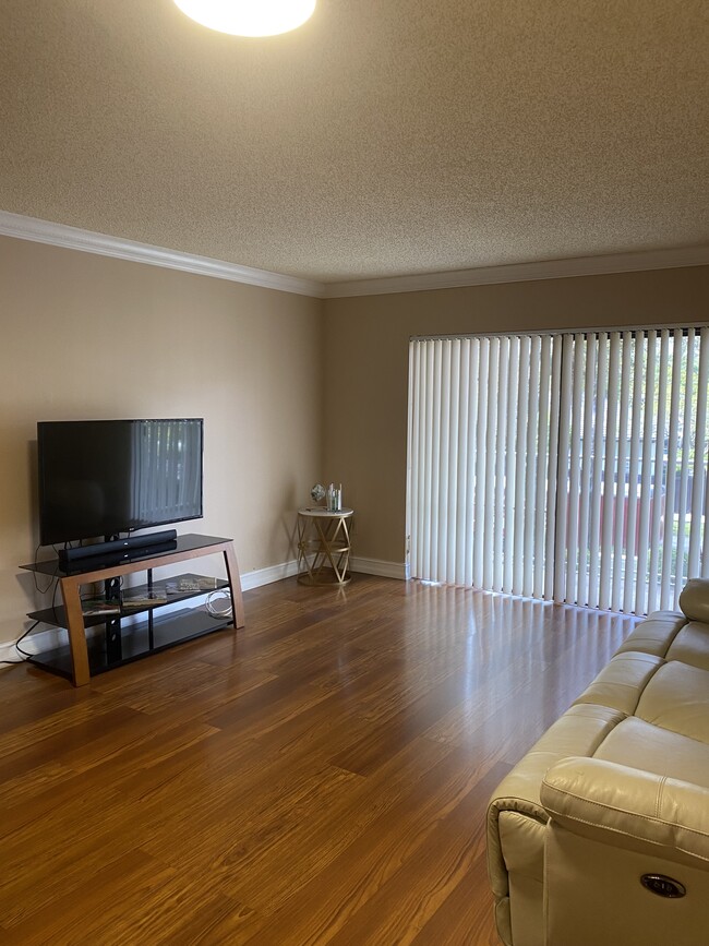 Photo - 9301 SW 92nd Ave Unidad Wisperwood Village