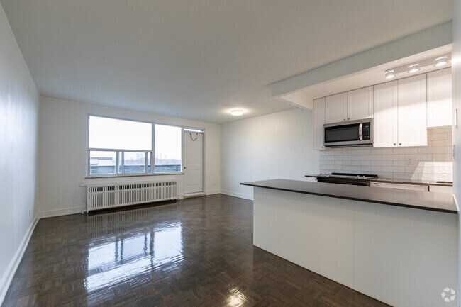 1BR, 1BA - 631SF - Living Room