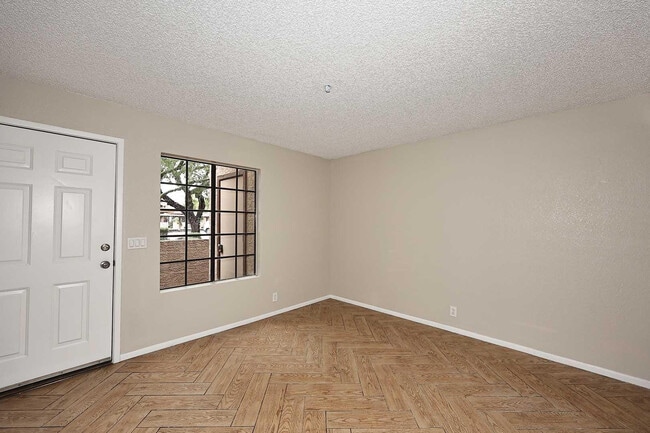 Photo - 8625 E Belleview Pl