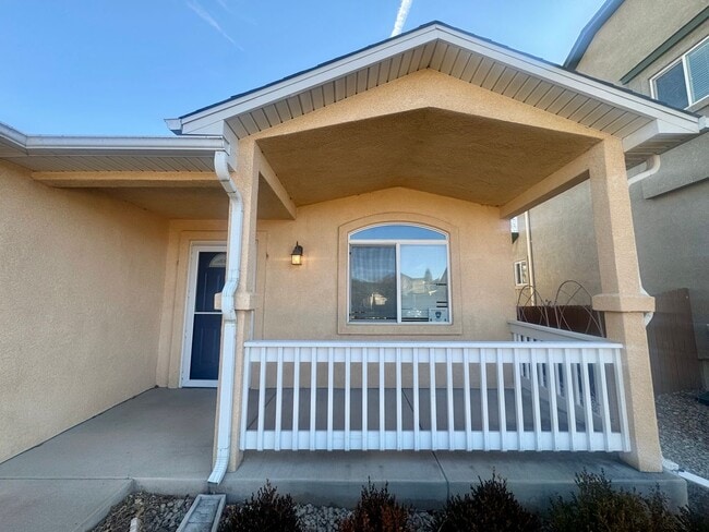 Photo - Beautiful home in Pulpit Rock with Stunning Mountain Views