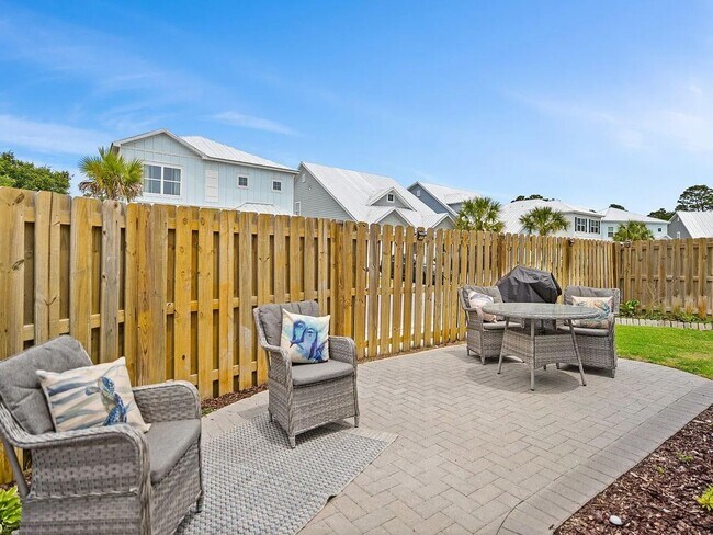 Photo - Gorgeous newer 2-Story, 4 bedroom Home in ...