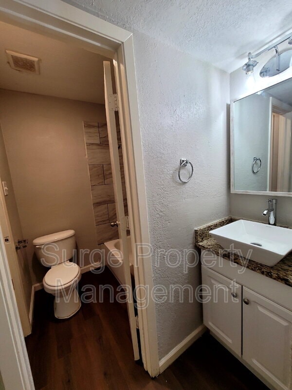 Photo - 1124 N Center St