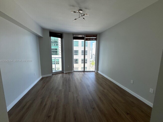 Photo - 185 SW 7th St Unidad 1410