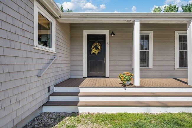 6 Pine St