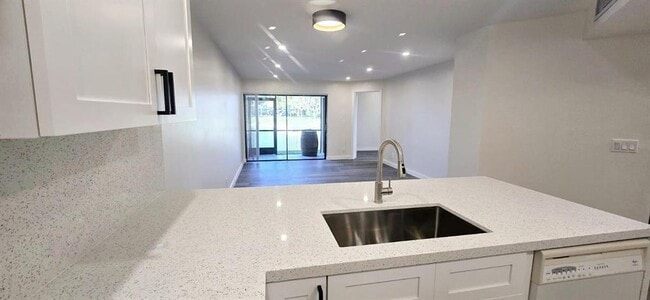 Photo - 5539 Courtyard Dr Unit 5539