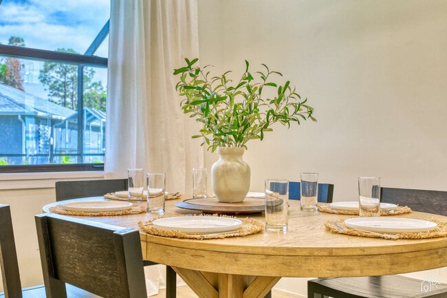 Photo - 2215 Amnesty Dr Unidad ID1346492P