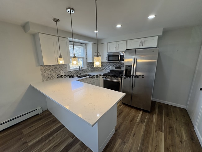 Photo - 321 Budlong Rd Unidad 2