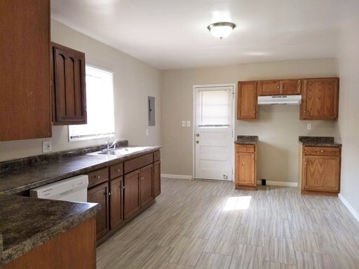 Photo - 4381 Marlowe St