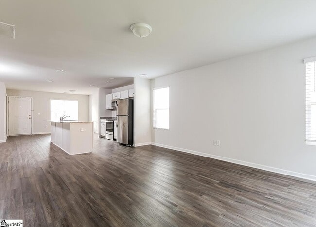 Photo - 476 Thomas Aly