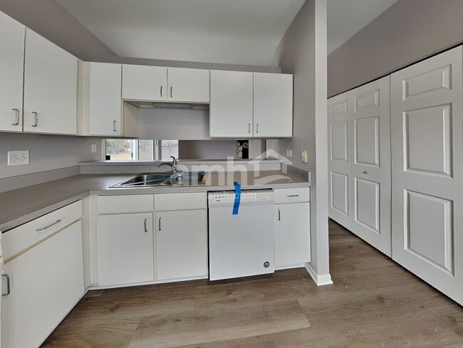 Photo - 2417 Deerfield Dr