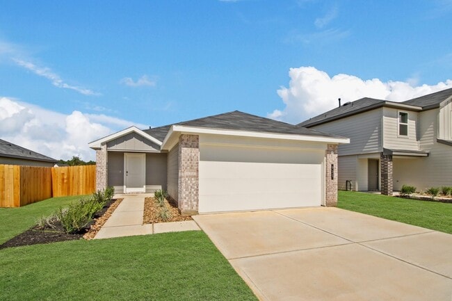 Photo - 925 Sutherland Fls St