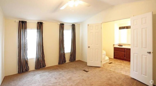 Photo - West Park Plaza