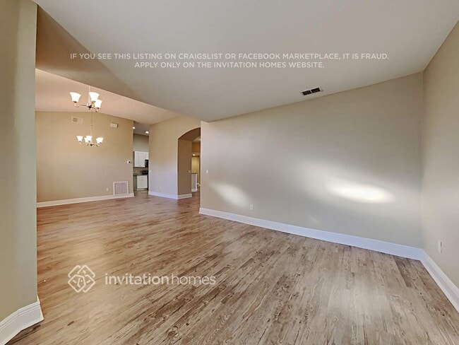 Photo - 3169 Floral Way E