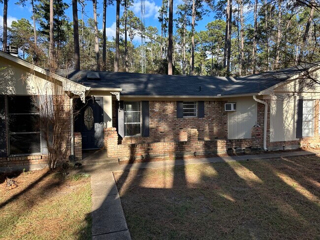 Photo - 509 Green Meadow Trail