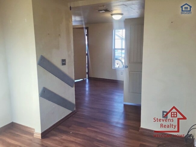 Photo - 1602 NW Lindy Ave Unit 2