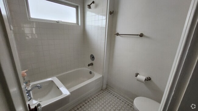 Building Photo - 4708 Midvale Ave N Rental