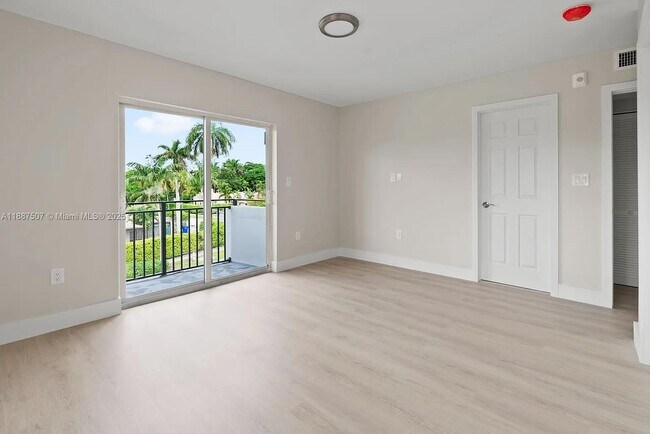 Photo - 1101 NE 80th St Unidad 208