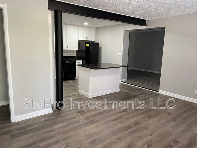 Photo - 122 Bellar Dr