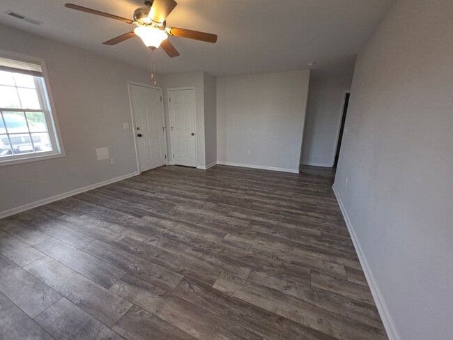 2171 Smith Mountain Lake Pkwy Unidad B