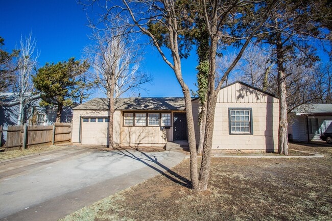 Photo - 2408 32nd St