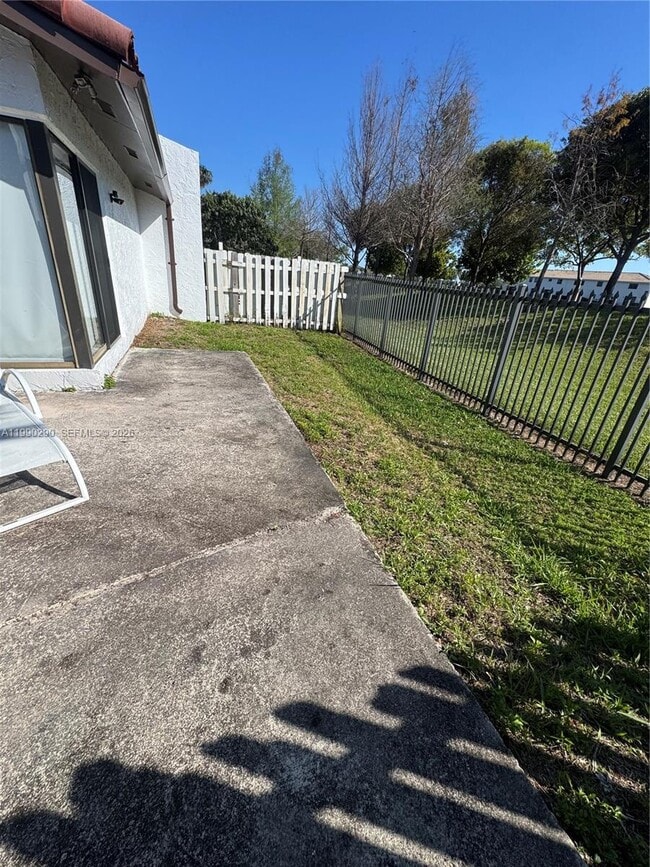 Photo - 534 NE 195th St