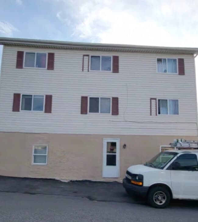 Building Photo - 408 Rose St Unit s Rental