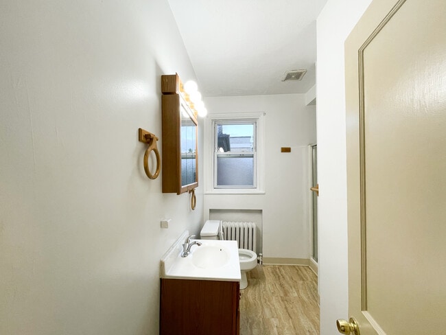 Photo - 3563 Beechwood Blvd