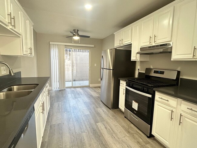 Photo - Palm View Apartments