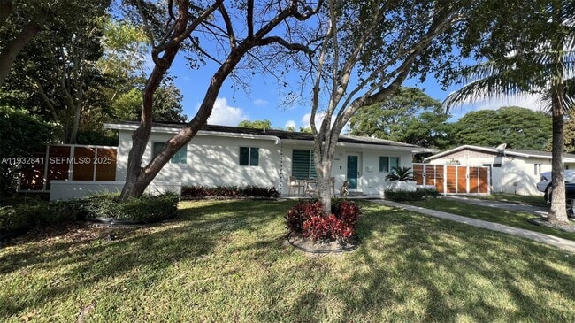 Photo - 15660 SW 100th Ave