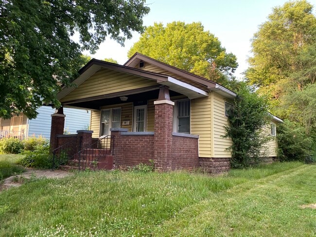 Building Photo - 1110 Clover St Rental