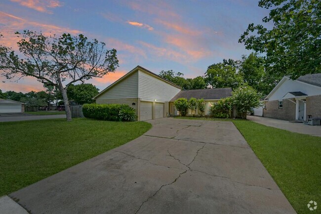 Building Photo - 2122 Clemson Dr Rental