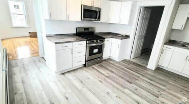 Building Photo - 64 Elliot St Unit 1 Rental