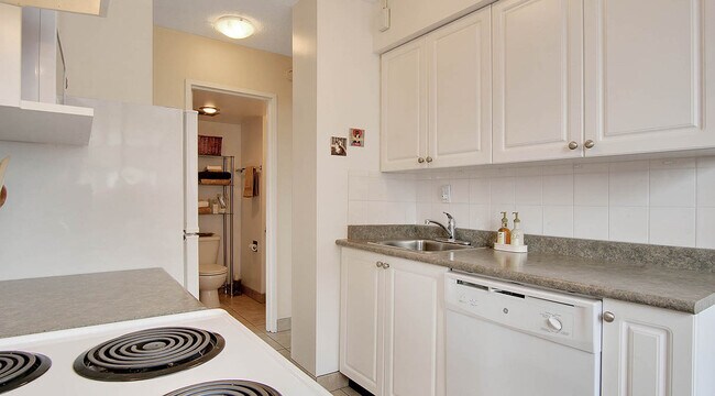 Photo - Ilikai Unit 00307